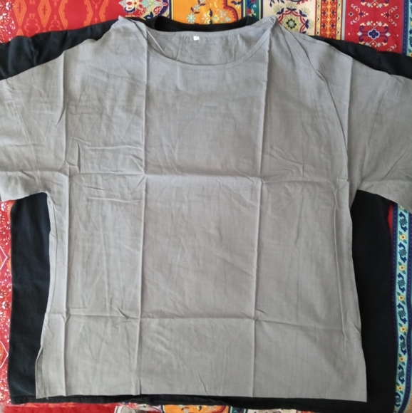 Tops - Picture 5 of 6